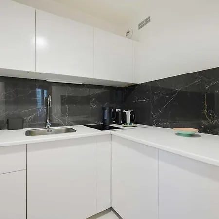 Bright Modern For 2p - La Defense דירה