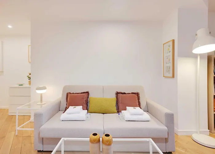 Апартаменты Bright Modern For 2p - La Defense